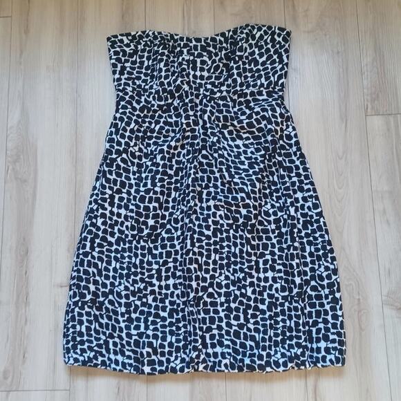 WHBM Animal Print Strapless Bubble Hem Mini Dress B/W 4 - Picture 5 of 11